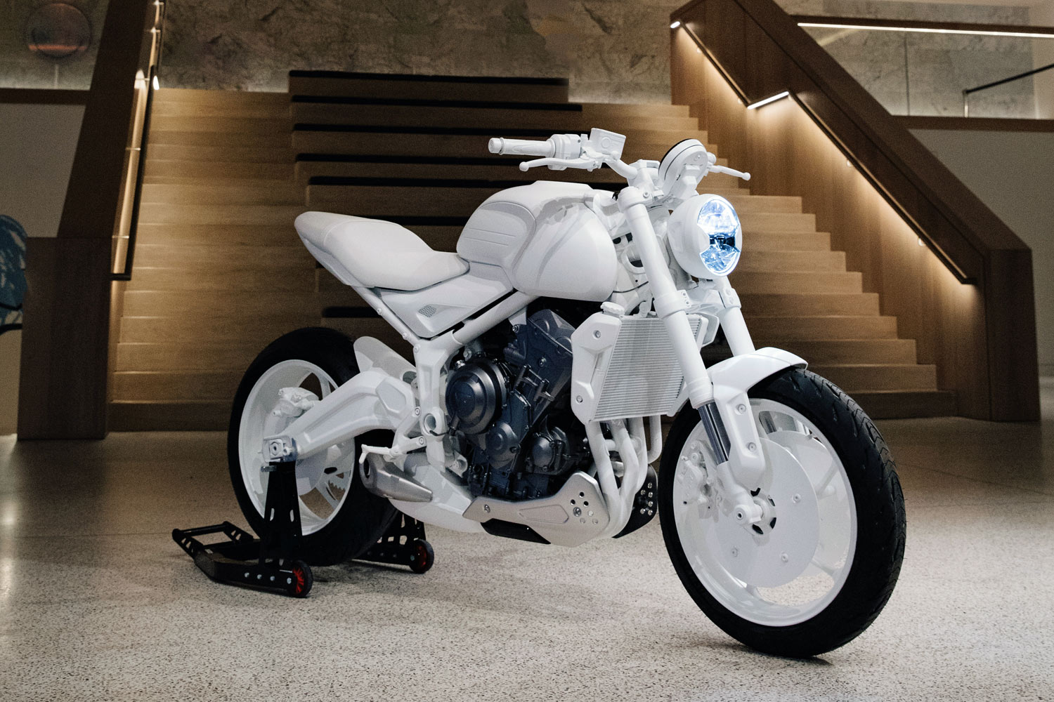 トライアンフが「トライデント」のプロトタイプを発表 3気筒エンジンの