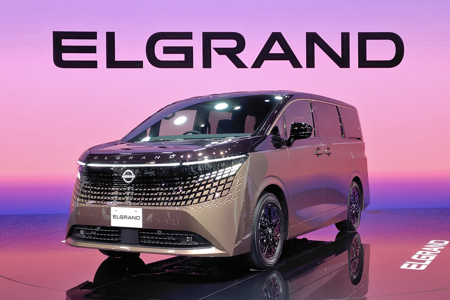 第92回：ジャパンモビリティショー大総括！（その1）　―新型「日産エルグランド」は「トヨタ・アルファード」に勝てるのか!?―