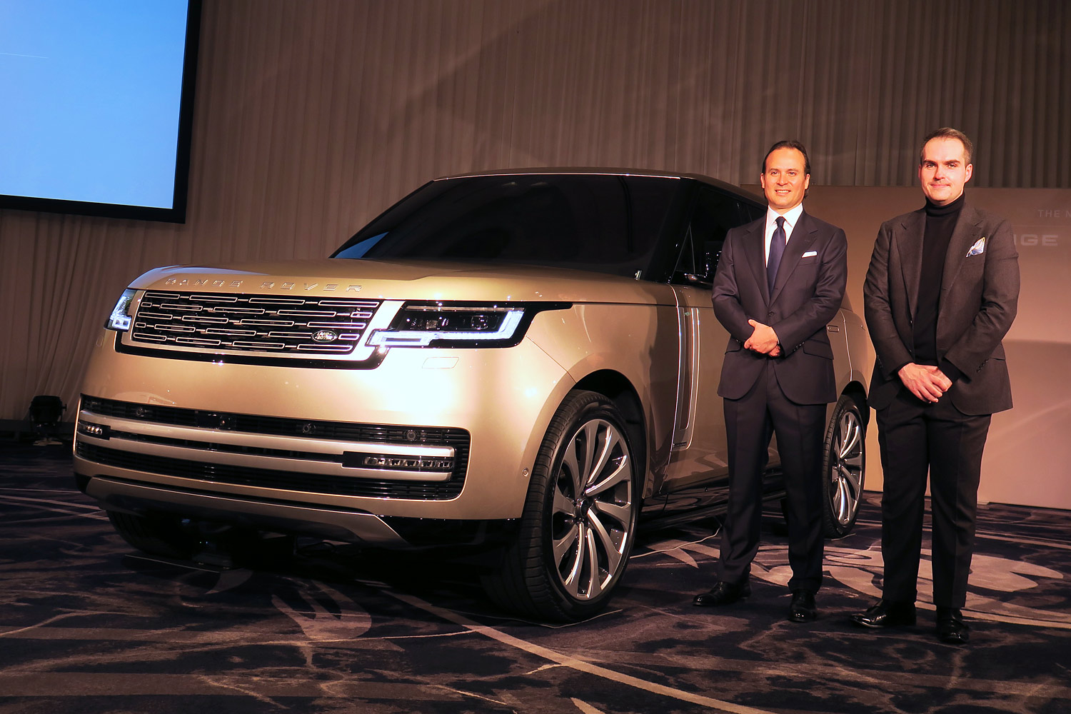 7人乗り仕様やPHEVも設定 新型「ランドローバー・レンジローバー」の