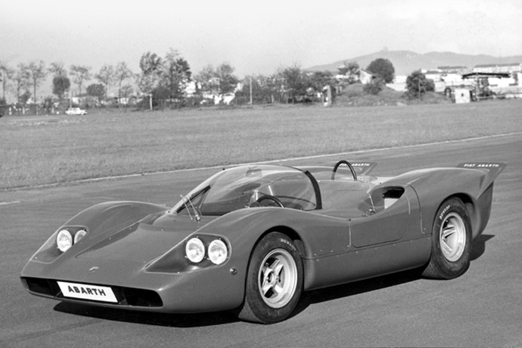 目元にインパクト！ 4灯式ヘッドランプのクルマ特集