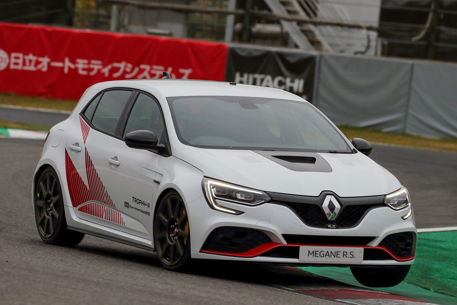 img_1d8d83827b53a2fff0e6d375f5