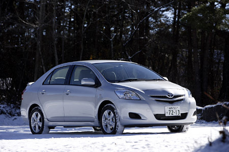 トヨタ・ベルタ1.3X“Sパッケージ”（FF/CVT）／1.0X（FF/CVT