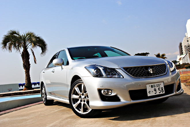 トヨタ クラウン 3.0ロイヤルサルーンG オットマンパッケージ／3.5