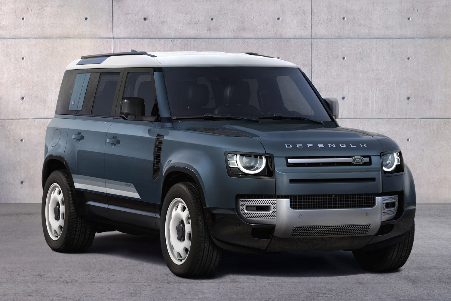 クラシックなスタイルに注目！ 「ランドローバー・ディフェンダー」に