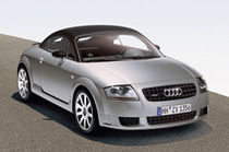 【日本限定10台！！】AudiニューJr.クワトロ　キッズカー 日本限定10台！！】AudiニューJr.クワトロ キッズカー 日本限定