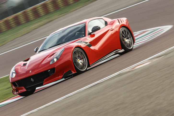 ラブブ labubu レッドブル フェラーリ 海外限定仕様 ミニカーショップ