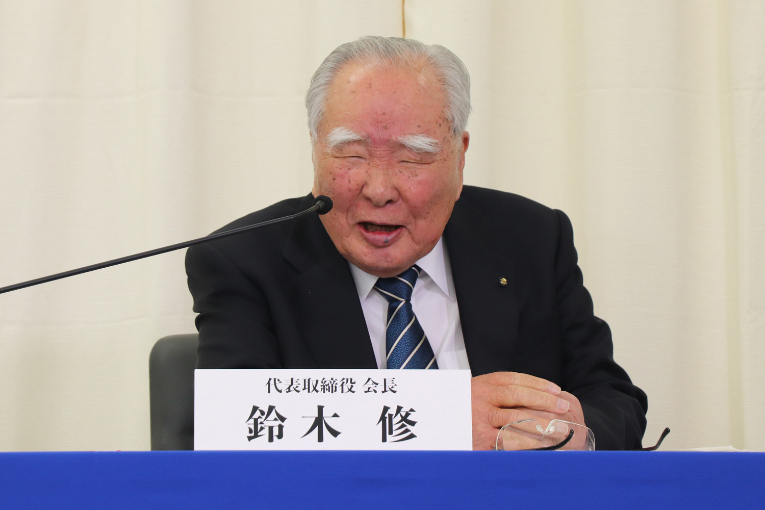 偉人の素顔は気さくで誠実 日本を代表する“自動車人”鈴木 修 会長の