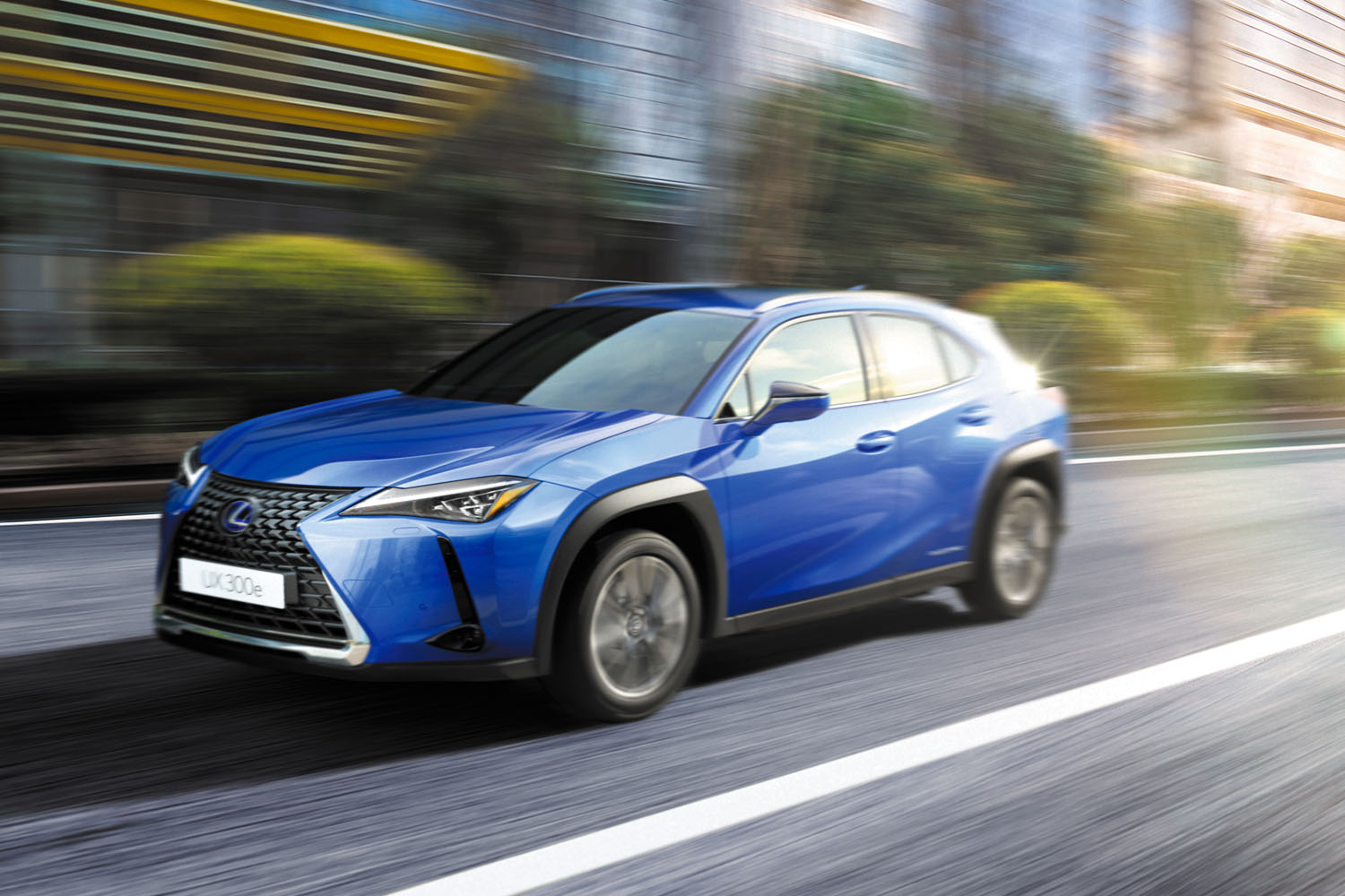 ハイブリッドのトヨタ 初の量産ev レクサスux300e が少数限定販売となった理由 Webcg