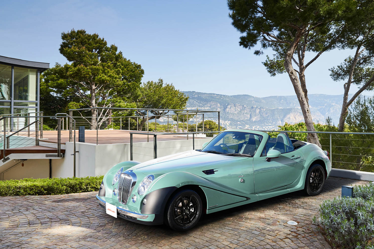 光岡自動車が2シーターオープンカー「ヒミコ」の2024年モデルを発表