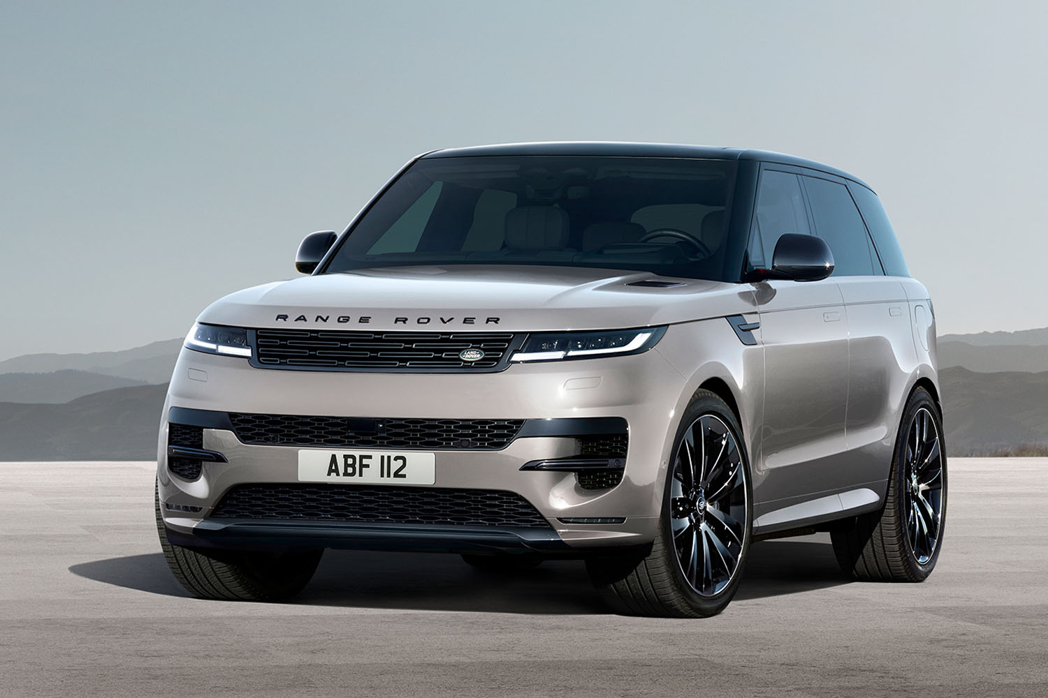ダイナミックな走りに磨きをかけた「レンジローバー・スポーツ」の限定