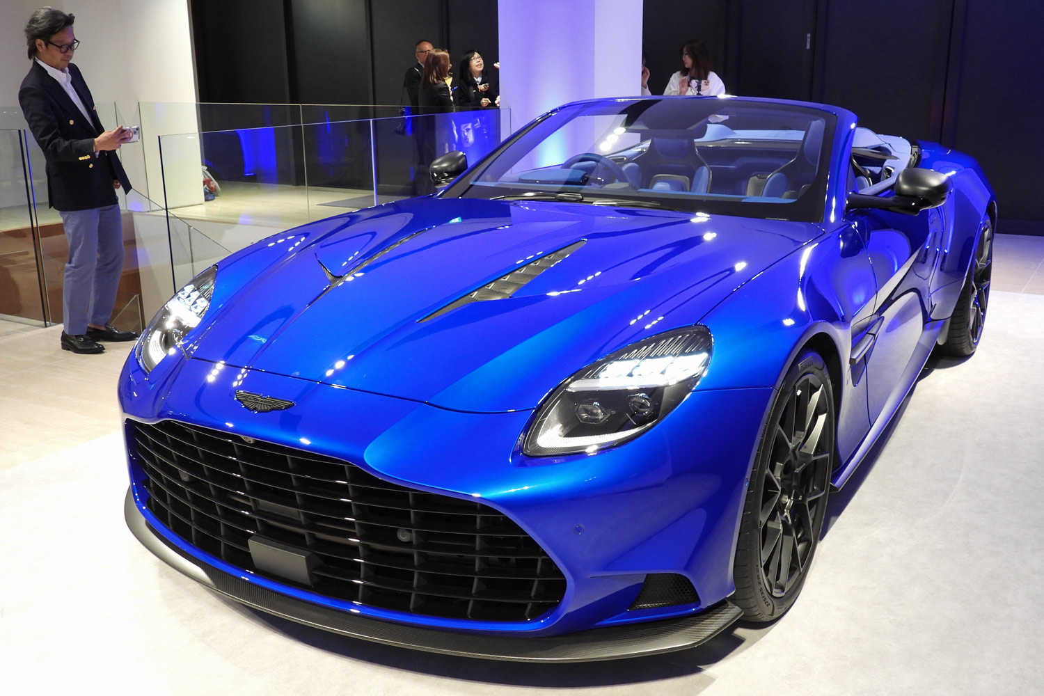 アストンマーティンが新型「ヴァンキッシュ ヴォランテ」を発表