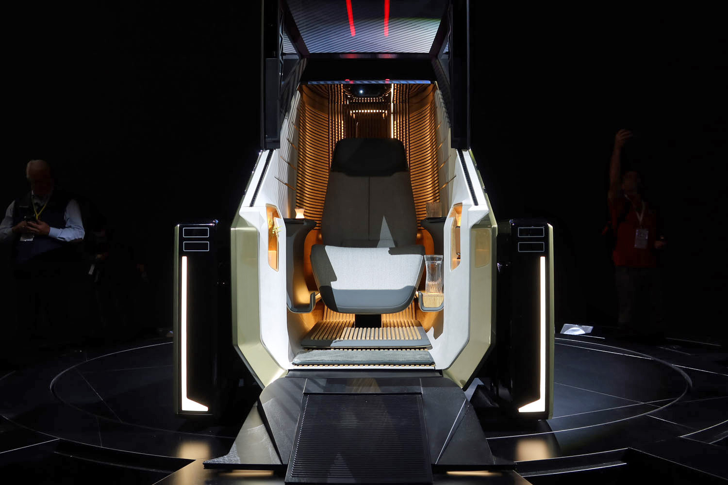 これがおすすめ! レクサスLSマイクロ コンセプト:欲を満たせるマイクロカー【ジャパンモビリティショー2025】