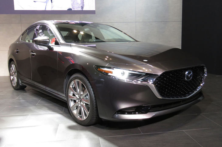 マツダ アクセラ 改め マツダ3 車名に発露したグローバル化という 言い訳 Webcg マツダ アクセラ 改め マツダ3 車名に発露したグローバル化という 言い訳 Webcg