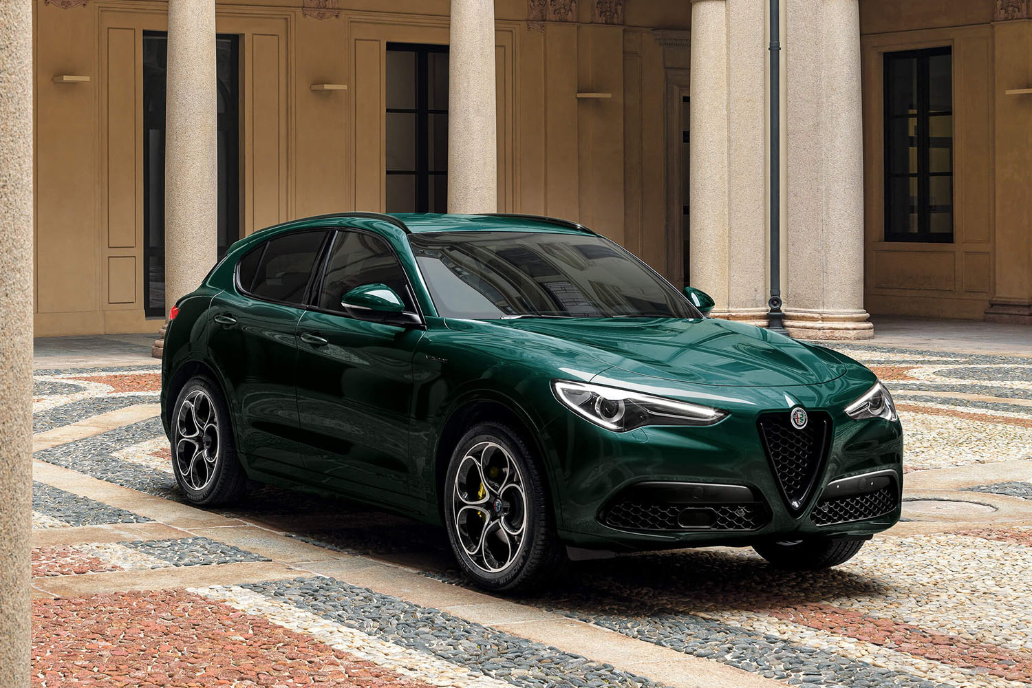 アルファ・ロメオ・ステルヴィオ」の限定車「ヴィスコンティ