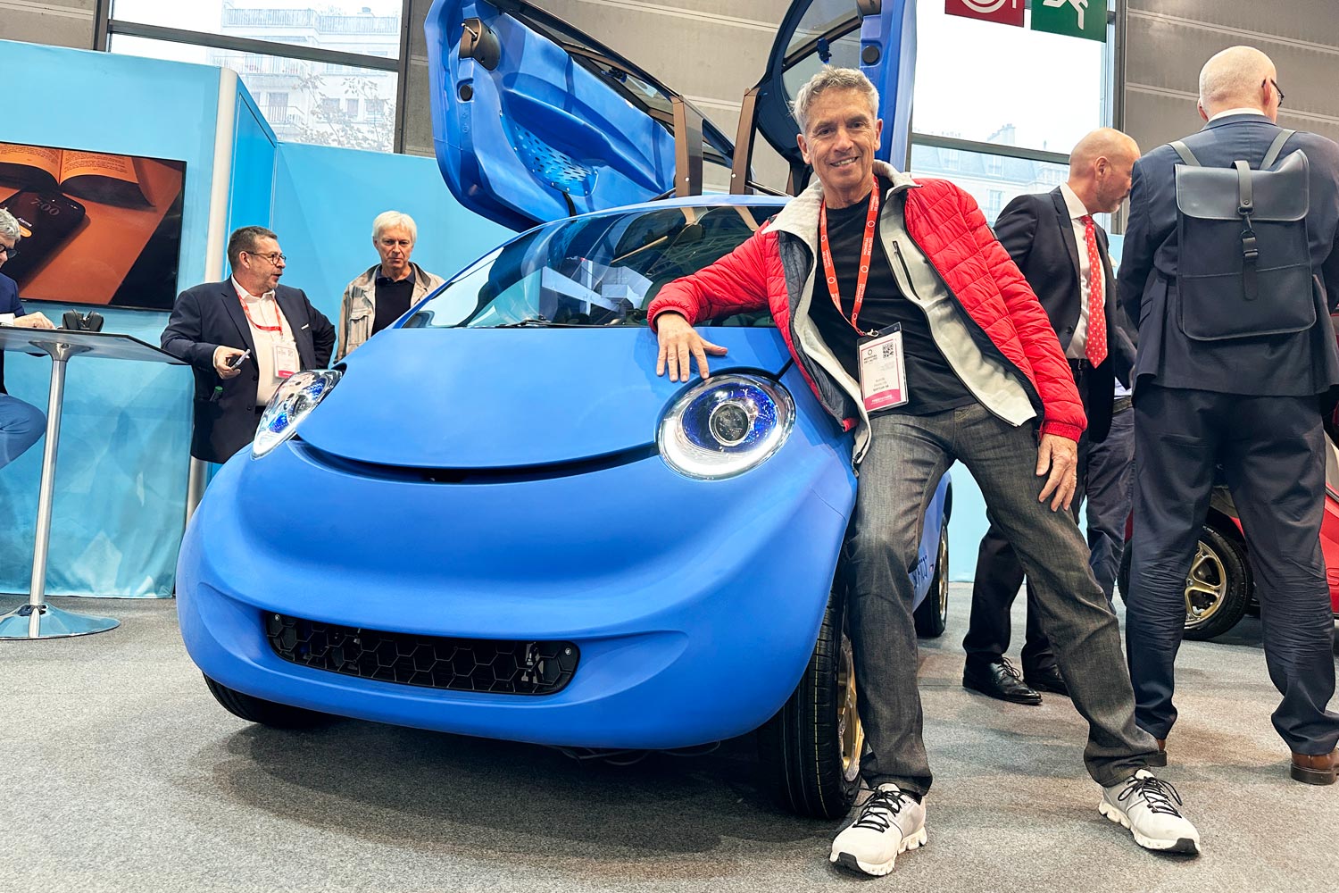 img_525c8327afec52b983b8472d82