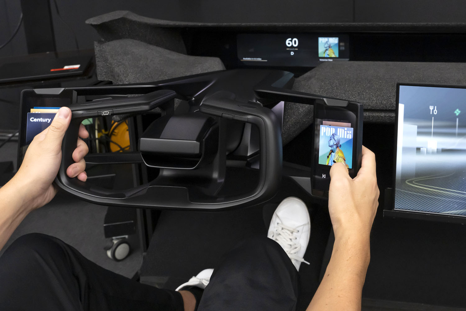 運転席はあと3年でこう変わる！ トヨタが本気で考えているコックピット