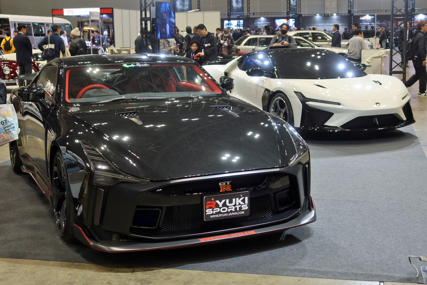 「オートモビル カウンシル2026」の会場から（イタルデザイン／コレツィオーネ）