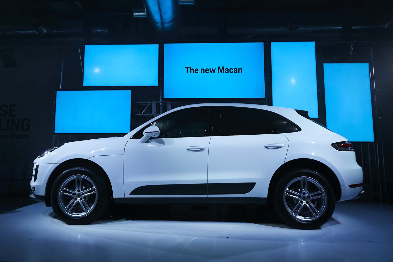 ポルシェ マカン 発表会の会場から 内装 外装など24枚 画像 写真 Webcg