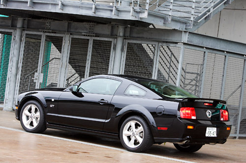 フォード・マスタングV8 GTクーペ プレミアム（FR/5AT）【ブリーフ