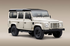 日本での開業75周年を記念した「ランドローバー・クラシッ…