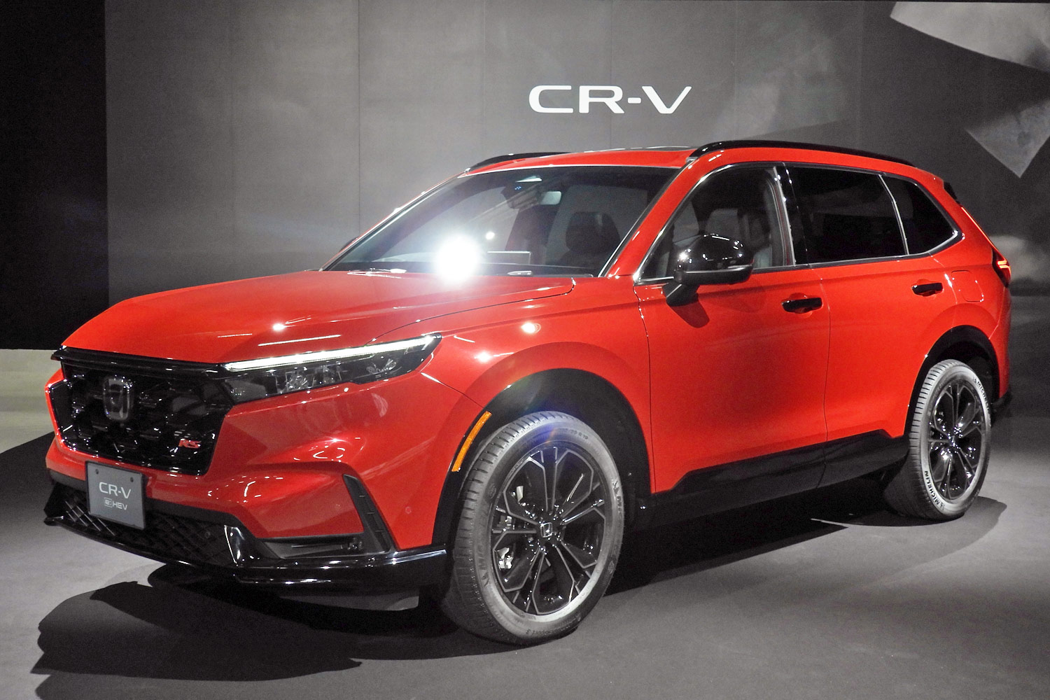 ホンダが6代目となる新型「CR-V」を日本で発売 価格は512万2700円から 