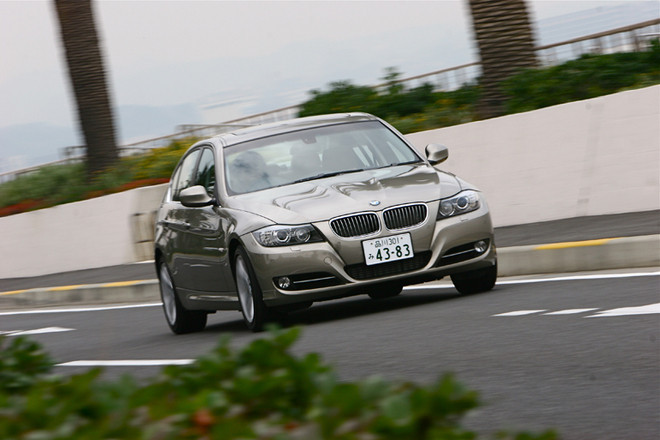 BMW335i（FR/6AT）／325iツーリング（FR/6AT）【試乗記】 睨み顔の