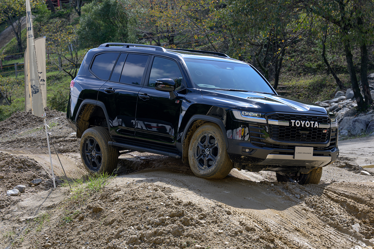 トヨタ・ランドクルーザー“300”GRスポーツ（4WD/10AT）【試乗記】