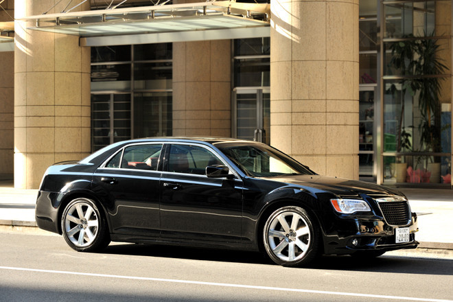 クライスラー300c SRT8 Tested: 2006 Chrysler 300C SRT8 Muscle Sedan Was Worth the Wait
