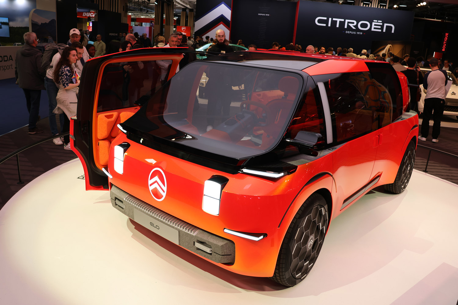 第948回：変わる時代と変わらぬ風情　「レトロモビル2026」探訪記