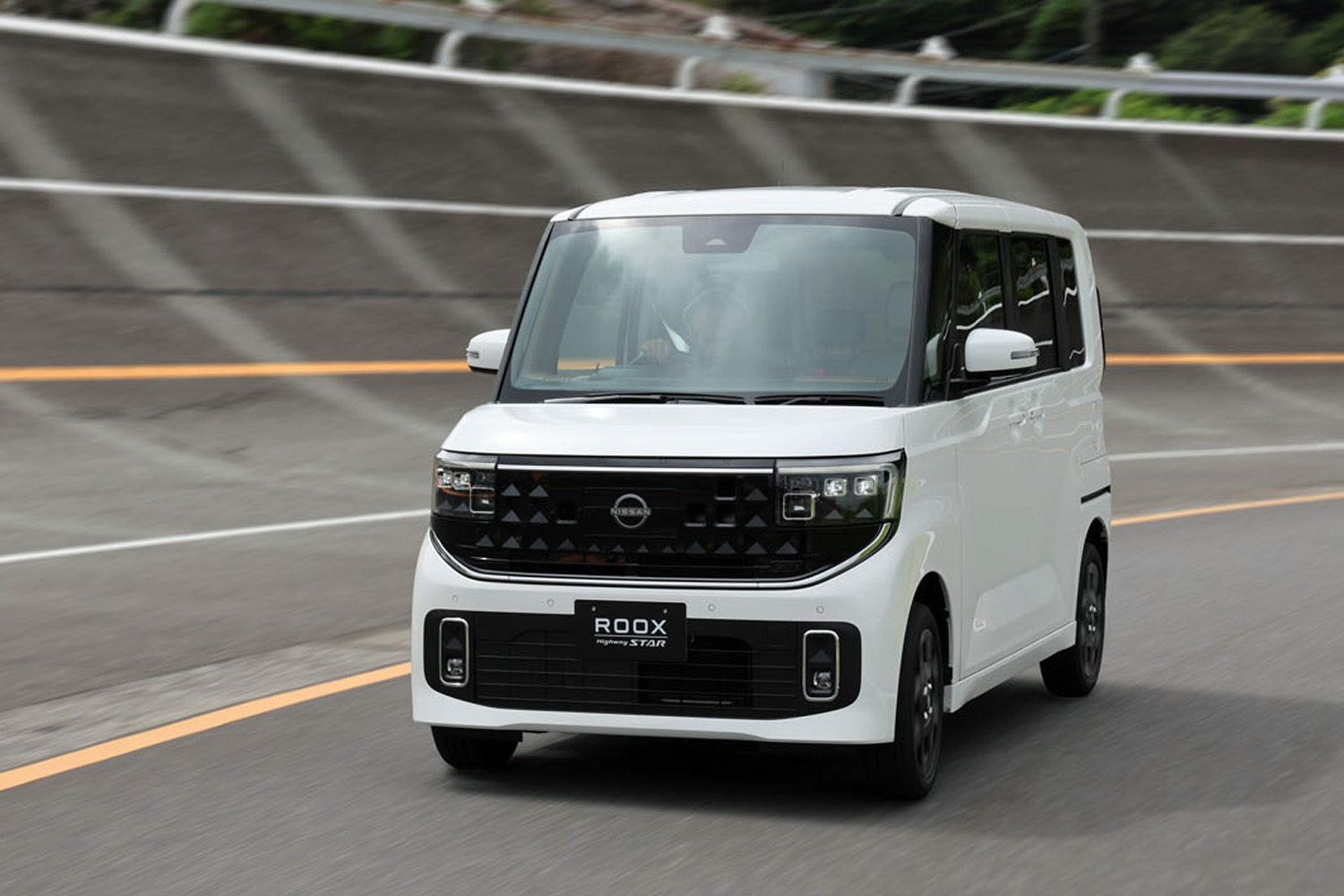 日産が軽スーパーハイトワゴン「ルークス」をフルモデルチェンジ