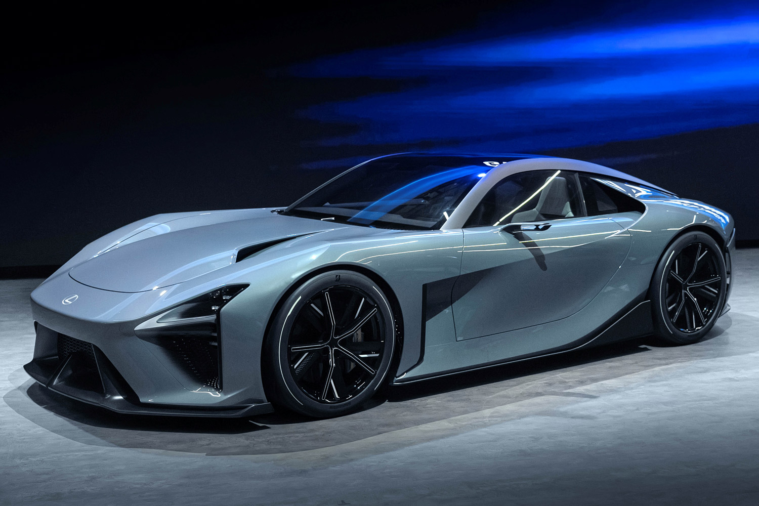 第99回：「トヨタGR GT」と「レクサスLFAコンセプト」（後編）　―対極的な2台の造形からスポーツカーの教義を考える―