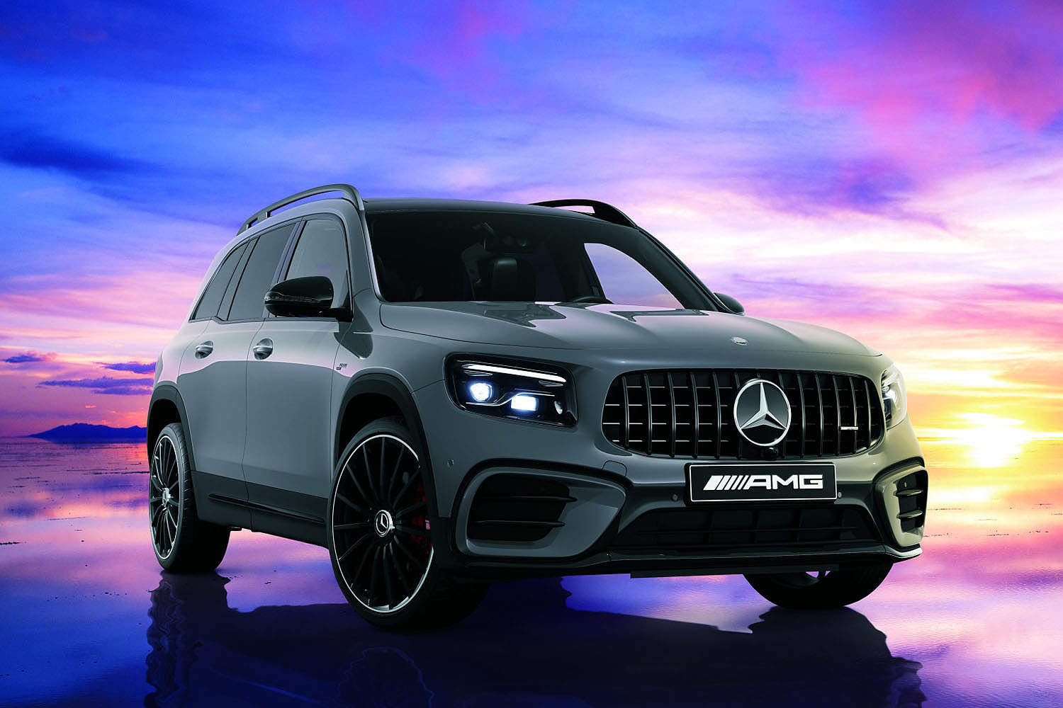 ブラックアクセントでアピール 「メルセデスAMG GLB35 4MATIC」に最後