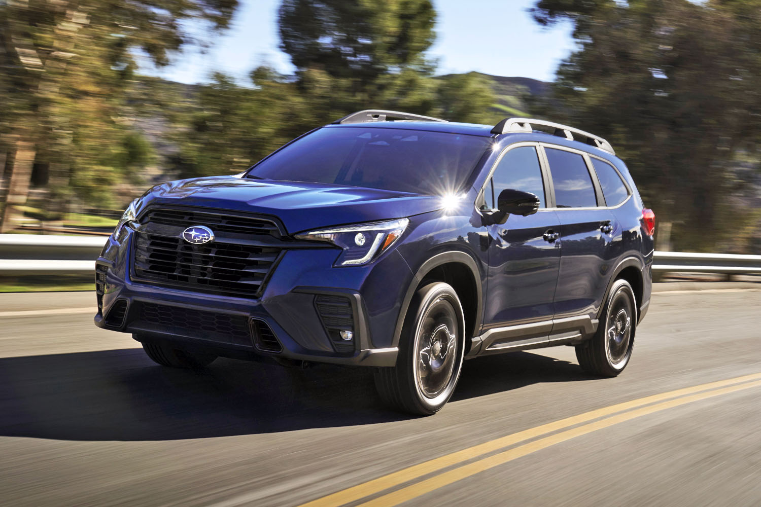 みんなで乗れるアメリカンSUBARU　3列シートSUV「アセント」はどれだけ大きいのか？