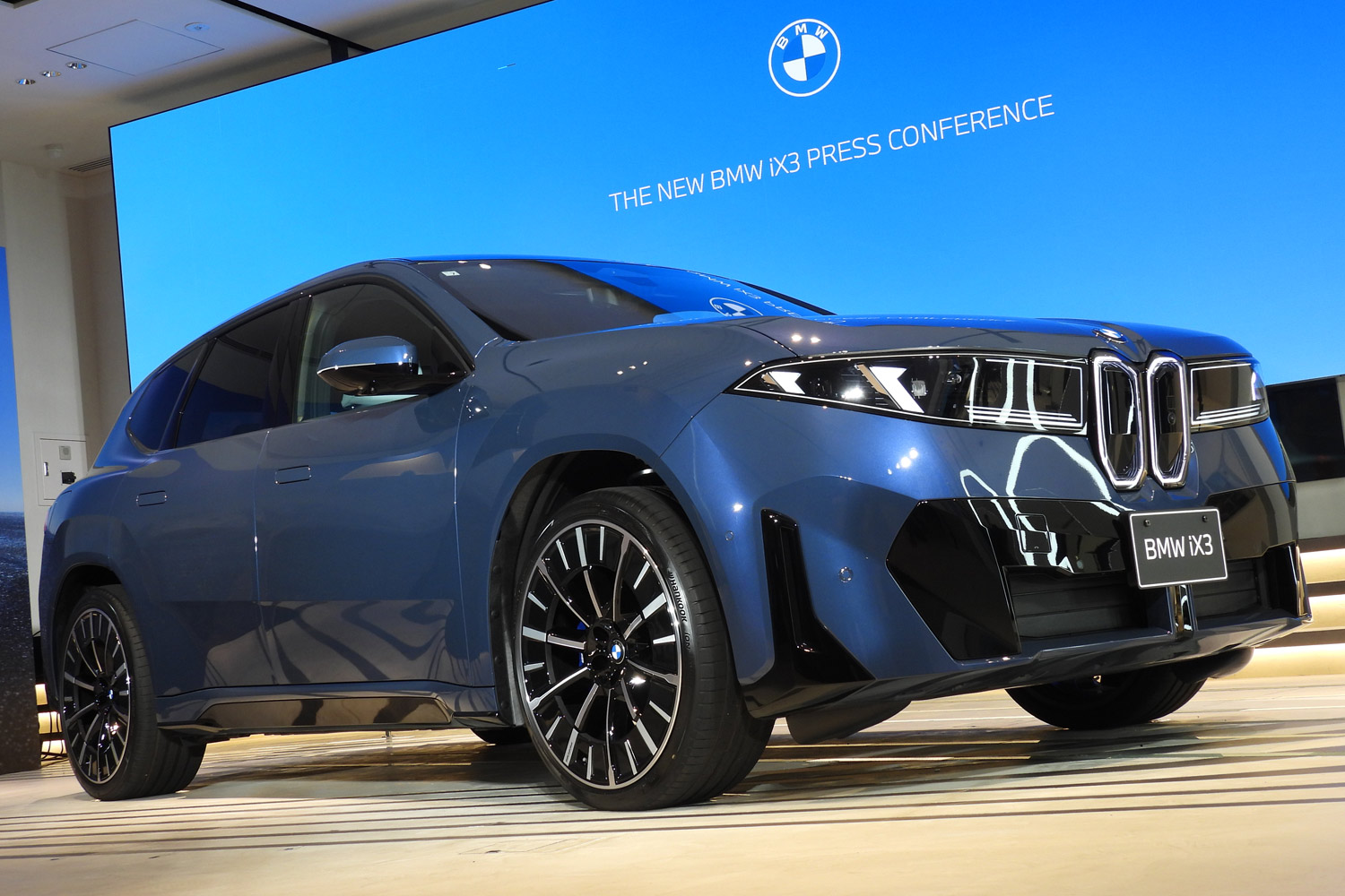 新型「BMW iX3」