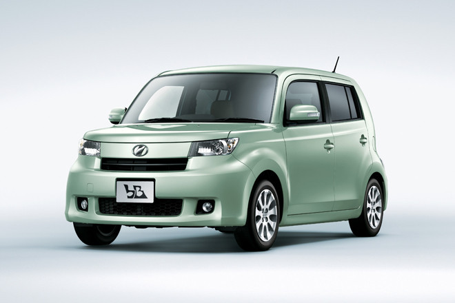 Машина bb toyota