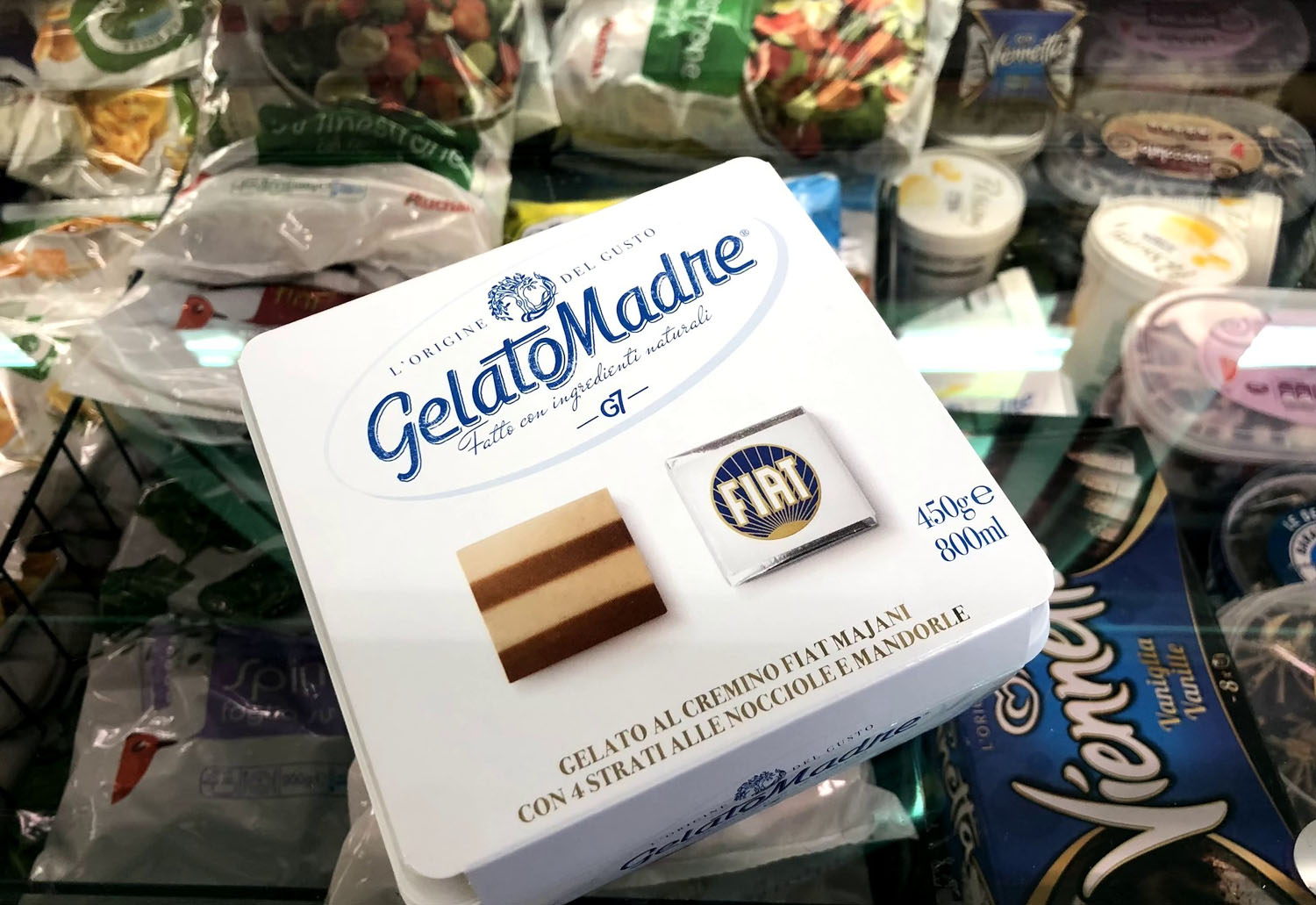 第636回：イタ車好き女子は必見!? 大矢アキオ、FIAT印のジェラートを味わう