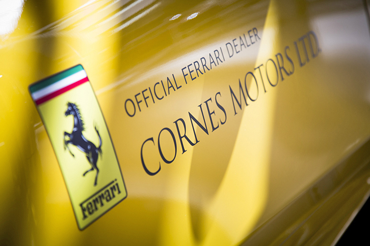 コーンズがフェラーリやベントレーの無料メンテナンスキャンペーンを
