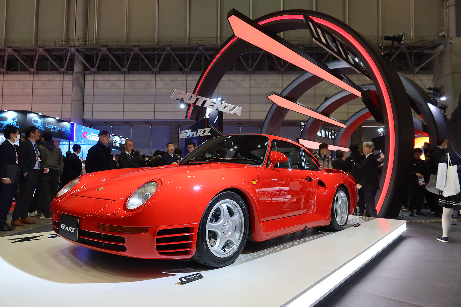 ブリヂストンは新タイヤ「ポテンザRE-71RZ」の魅力をアピール【東京