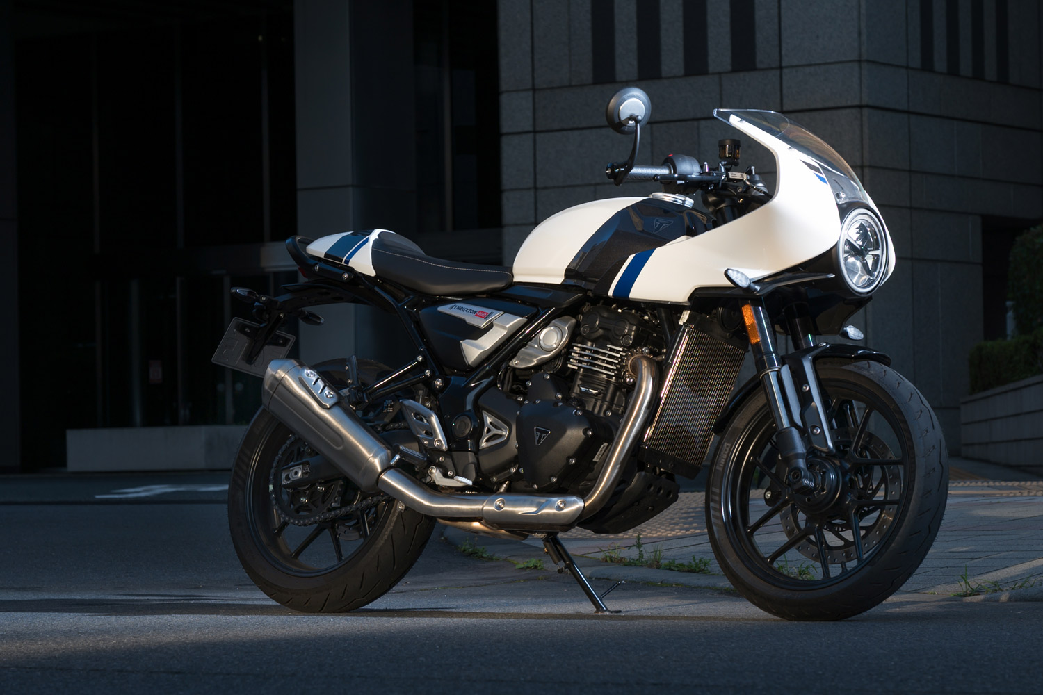トライアンフ・スラクストン400（6MT）【レビュー】