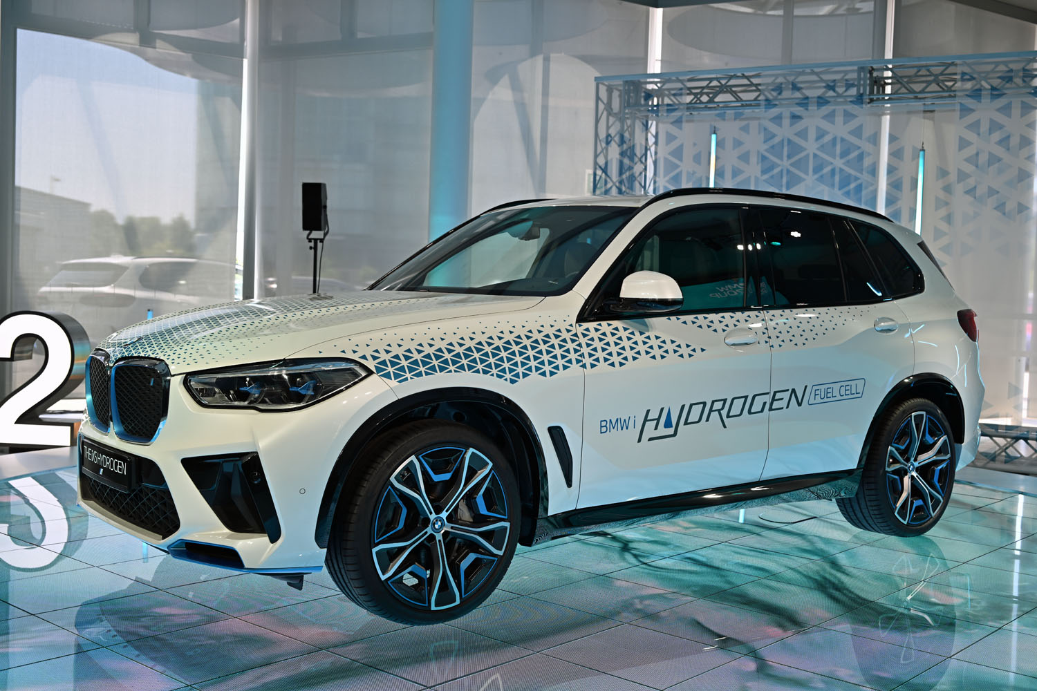 BMWの燃料電池車の日本における実証実験がスタート 【ニュース】 - webCG