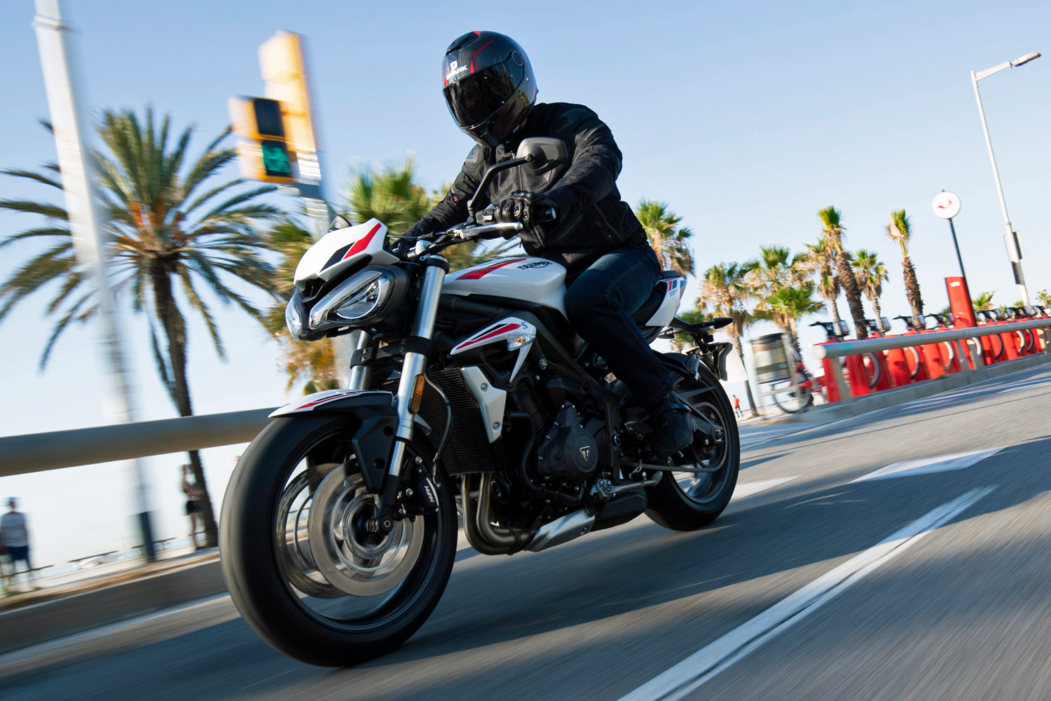 トライアンフが新型「ストリートトリプルS」を発表 100万円を切る価格