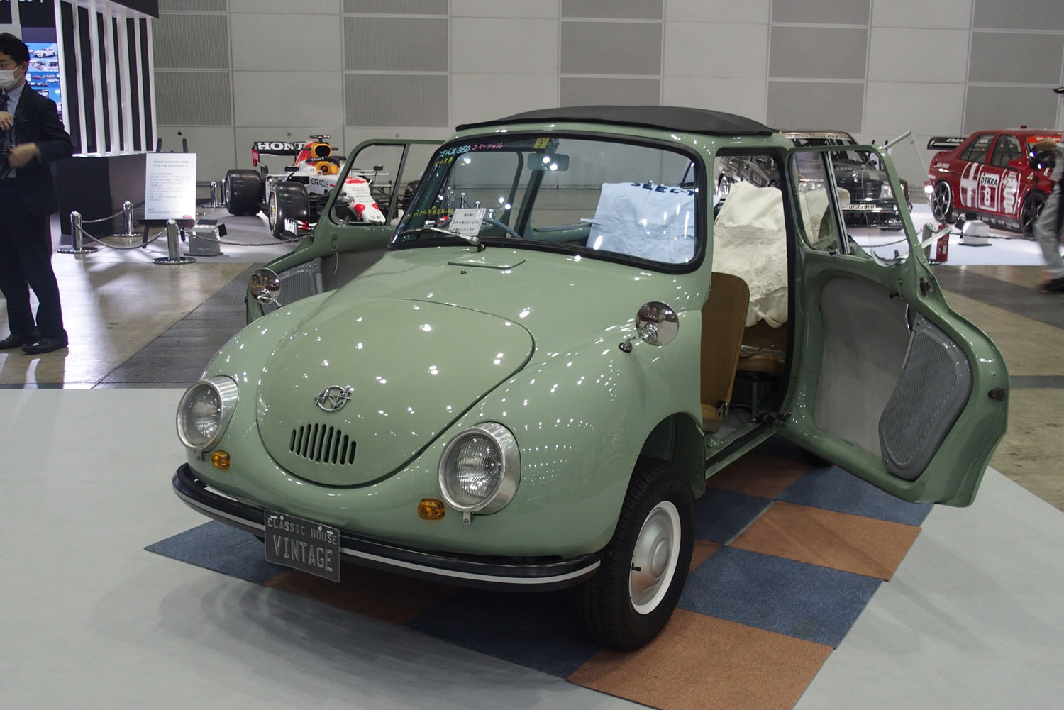 オートモビル カウンシル2022」の会場から（ヴィンテージ宮田自動車