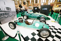 ビューリーのナショナル・モーター・ミュージアムでの企画展で展示された、500cc F3のキーフトと、F1マシンのヴァンウォール。（The National Motor Museum）