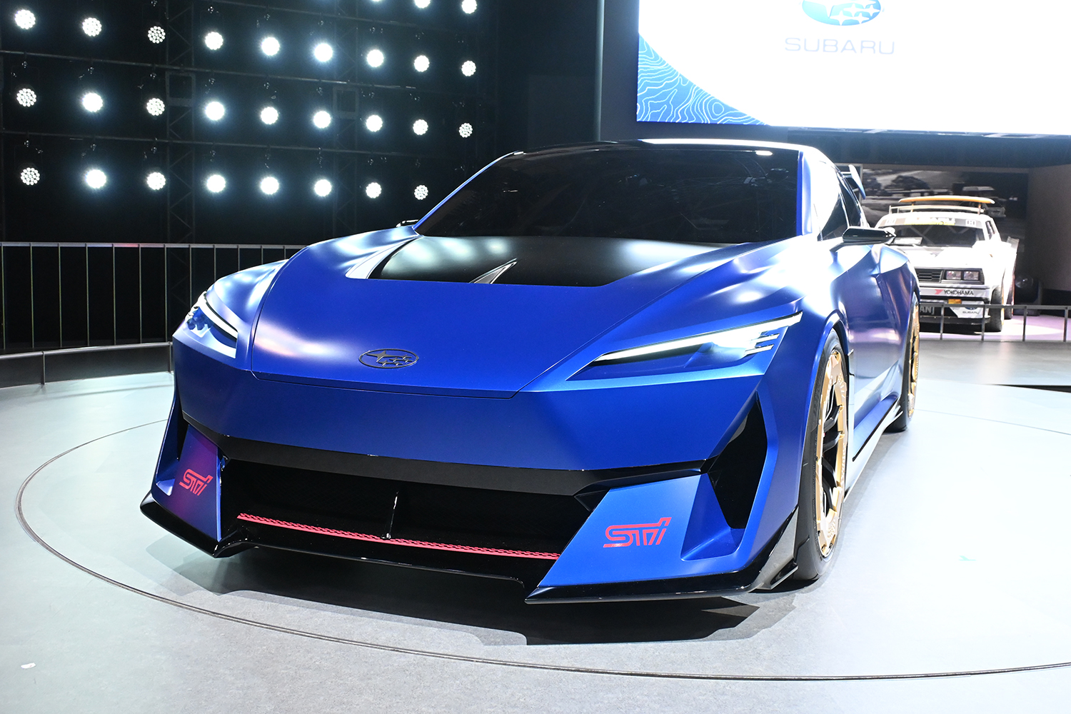 スバルブースには2つのコンセプトカーと市販前提（？）のプロトタイプ 
