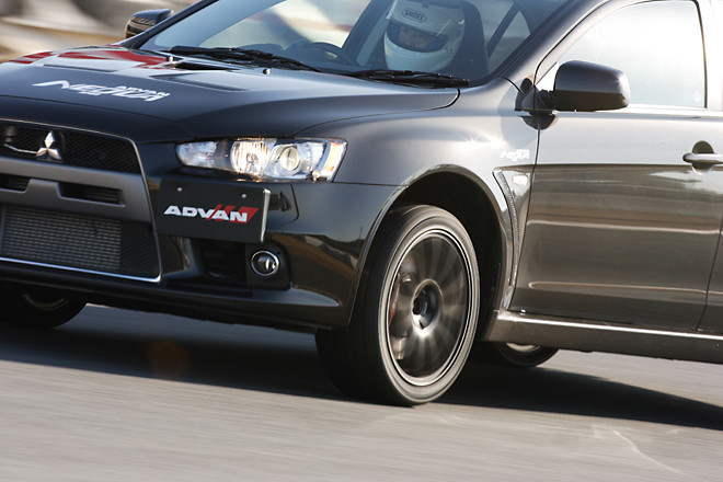 ヨコハマの最新スポーツタイヤ「アドバン・ネオバAD08」を試す