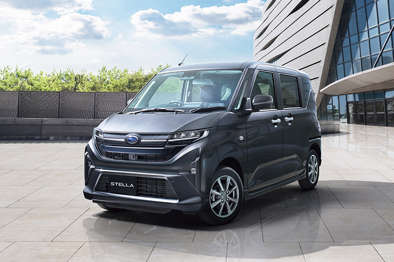 スバル　ステラ　軽自動車 新型「スバル・ステラ」登場 軽ハイトワゴン「ダイハツ・ムーヴ」の