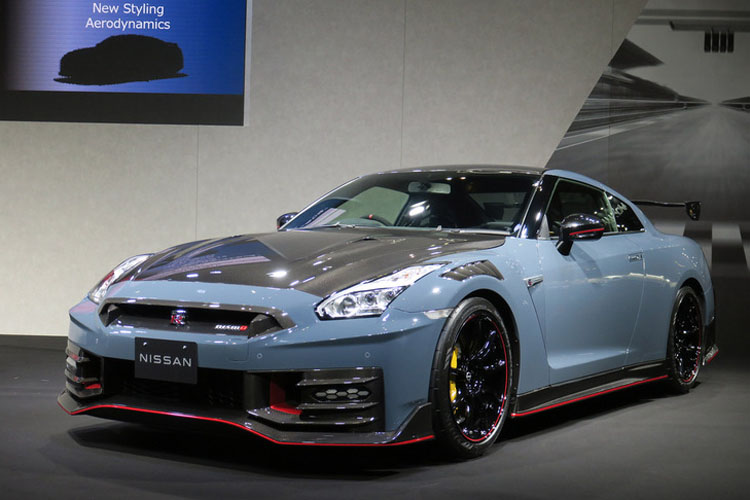 日産　NISSAN　R35GT-R GT－R（日産）の歴代モデル・グレード別カタログ情報｜中古車