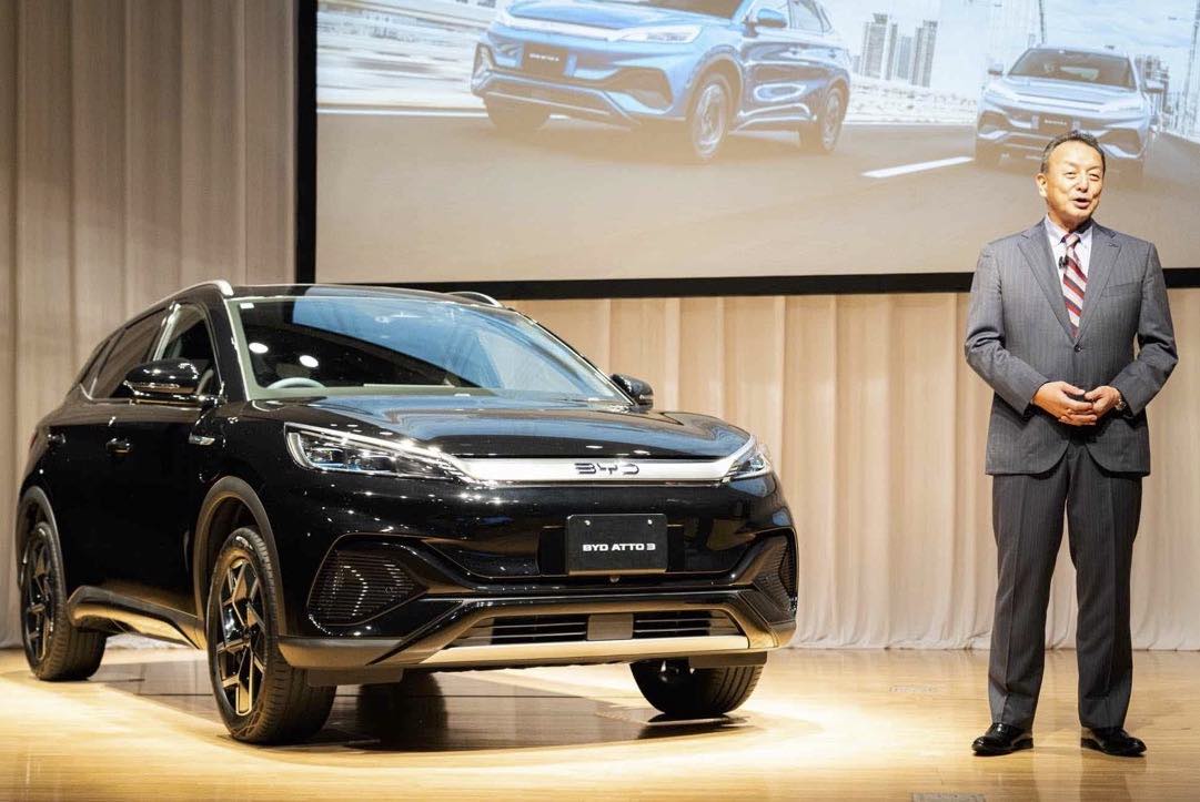 戦略発表会において、BYDの認定中古車制度開始について語った、BYD Auto Japanの東福寺社長