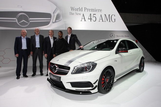 メルセデスベンツ AMG A45 エディション１W176 (2013)翼端板用自作シート　すべてのエディション１オーナーに! メルセデス、「A45 AMG」を発表【ジュネーブショー2013】 【ニュース