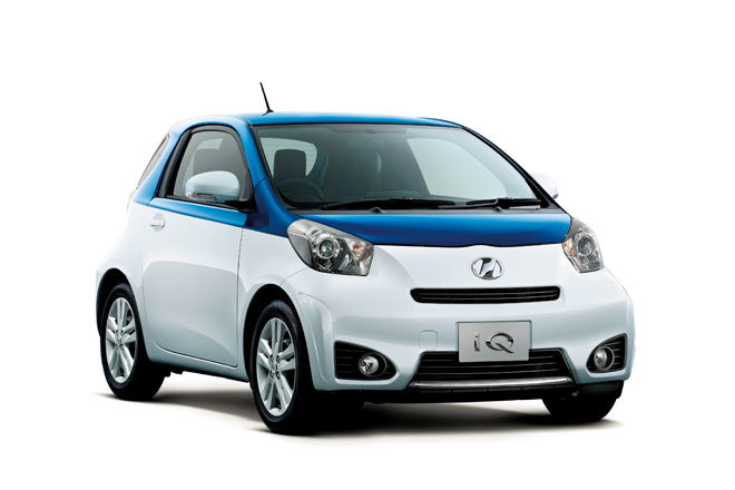 カラーサンプル 1/24 トヨタ IQ ホワイトパールクリスタルシャイン トヨタ iQ（ホワイトパールクリスタルシャイン）*トヨタ